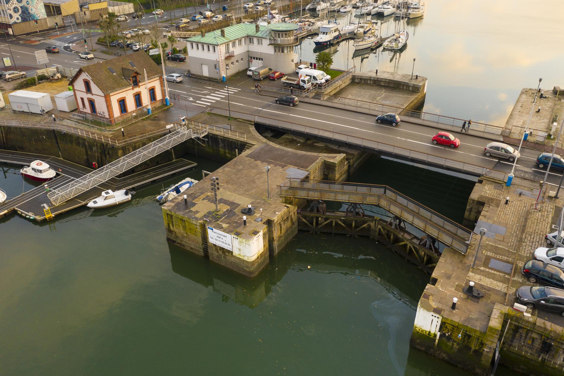 Pont tournant