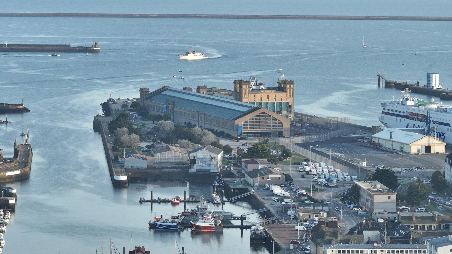 Avant-port de Cherbourg